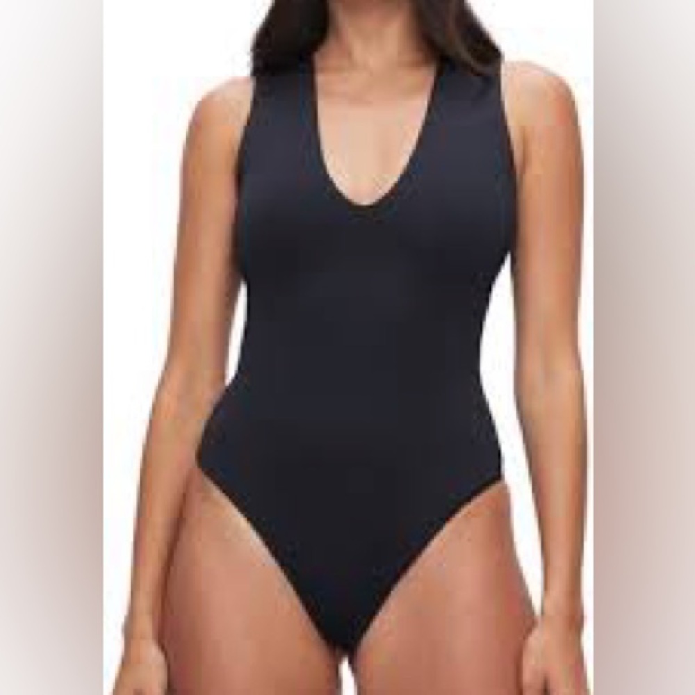 Good American scuba v neck bodysuit
